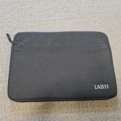 Laptop-abdeckung, gemeldet von Breda University of Applied Sciences Mgr. Hopmansstraat über iLost
