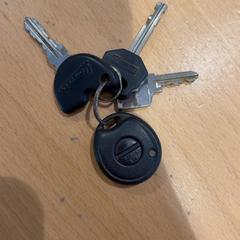 Kulcstartó 3 sleutels en Vespa alarm, amint azt Gemeente Gooise Meren az iLost segítségével jelentette.