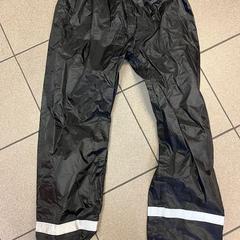 Spodnie przeciwdeszczowe, zgłoszono przez Regio Oost-Vlaanderen przy użyciu iLost