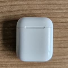 Airpods case، كما تم الإبلاغ عنه عبر iLost