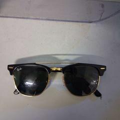 Sunglasses, as reported by Zwarte Cross using iLost