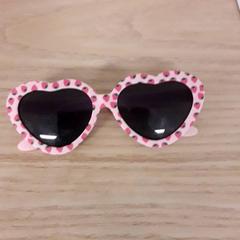 İLost kullanarak IKEA Breda tarafından bildirildiği gibi Güneş gözlüğü Roze aardbei