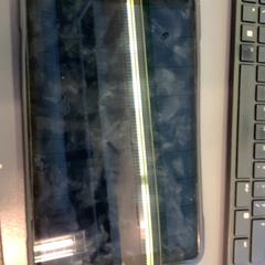 Tablette zwart, a été signalé par Eindhoven Airport utilisant iLost