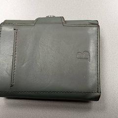 Peněženka - Hadj M'hamed, jak nahlášeno Centraal magazijn pomocí iLost