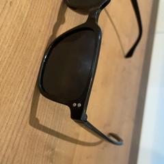 Gafas de sol, ha sido reportado por Pathé Arnhem con iLost