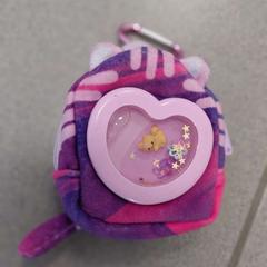 شخصيات الأكشن والدمى والحيوانات المحشوة والدمى Roze، كما تم الإبلاغ عنه بواسطة Regio Oost-Vlaanderen عبر iLost