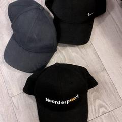 Gorra, ha sido reportado por Qbuzz servicepunt  Emmen con iLost