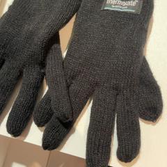 Handskar handschoene, rapporterat av Pathé Nijmegen med iLost