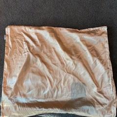 Fronha Zijde kussensloop, como reportado por Van der Valk Hotel Deventer utilizando o iLost