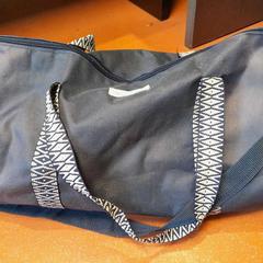 Bag bleu, as reported by TCL using iLost