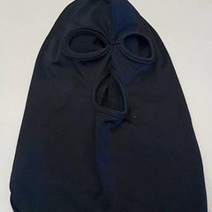 Gorro Zwart skimasker, segundo informou Van der Valk Hotel Schiphol usando iLost