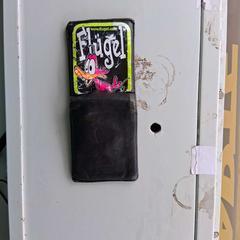 財布 hamberg がiLostで Zwarte Cross (Gemeentehuis) によって報告されました