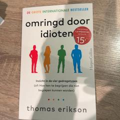 本 Omringd door idioten がiLostで Van der Valk Hotel Apeldoorn - De Cantharel によって報告されました
