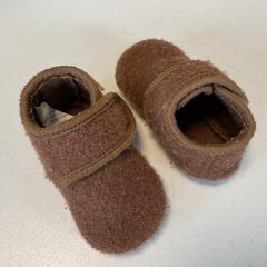 Sapato de criança, como reportado por Breng Arnhem utilizando o iLost