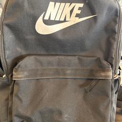 Plecak Zwart, nike, zgłoszono przez Centraal magazijn przy użyciu iLost