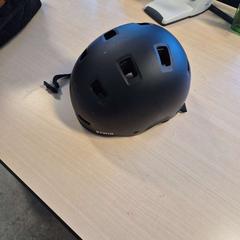Casque Zwart, a été signalé par Connexxion Zeeland utilisant iLost