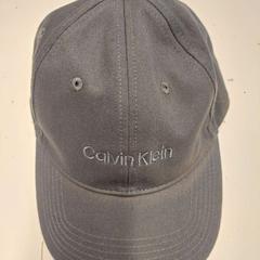 Kappe Calvin Klein, som rapportert av Avonturenpark Hellendoorn ved bruk av iLost