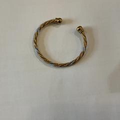 Armband, zoals gemeld door MEININGER Hotel Marseille Centre la Joliette met iLost