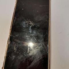 Téléphone portable noir Samsung, a été signalé par TCL utilisant iLost