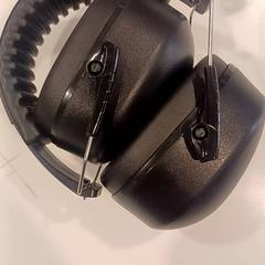 Cuffia Zwart, come riportato da RAI Amsterdam utilizzando iLost