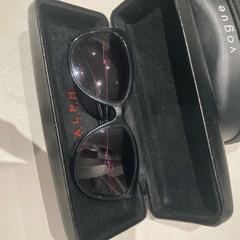 Óculos de sol 2 pair of sunglasses, como reportado por MEININGER Hotel Bruxelles Gare du Midi utilizando o iLost