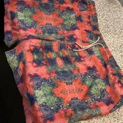 Kleding & Pantalons, zoals gemeld door MEININGER Hotel Berlin "Mitte" Humboldthaus met iLost