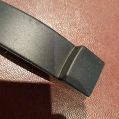 Bracelet noir en plastique clé USB, a été signalé par TCL utilisant iLost