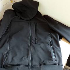 Kleding - Jas, a été signalé par Centraal magazijn utilisant iLost