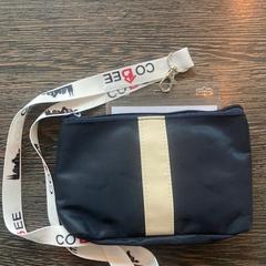 Handtasje blauw, segundo informou WestCord Hotel Eindhoven usando iLost