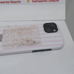 Mobiltelefon 15 zwart iPhone, amint azt Gemeente Utrecht az iLost segítségével jelentette.