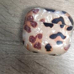 Earbud holder, as reported by EBS Spijkenisse using iLost