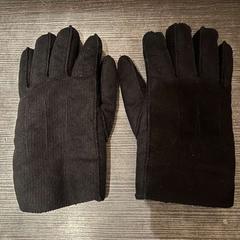 Guants, segons ha informat Hotel Apeldoorn mitjançant iLost