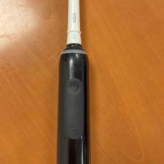 Raspall de dents electronic, segons ha informat ibis Schiphol Amsterdam Airport mitjançant iLost