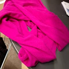 İLost kullanarak IKEA Paris - Plaisir tarafından bildirildiği gibi Atkı Echarpe fushia