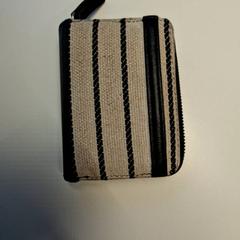 Cartera, segons ha informat Gemeente Hilversum mitjançant iLost