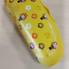 Schoolgerief - Bananendoosje, rapporterat av Centraal magazijn med iLost