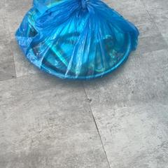 Plastikozko poltsa, gisa salatu by RRReis Arriva Achterhoek-Rivierenland iLost erabiliz