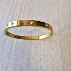 Armband Goudkleurig, zoals gemeld door Gemeente Roermond met iLost