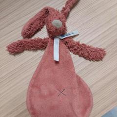 Knuffeldoekje happy horse bruin, ha sido reportado por IKEA Hengelo con iLost