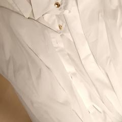 Camisa White, como reportado por Mövenpick Hotel Amsterdam City Centre utilizando o iLost