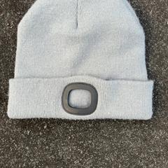 Gorro Grijs, ha sido reportado por Schaatsbaan Rotterdam con iLost