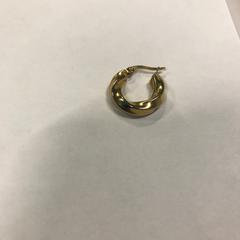 Oorbel Goud, amint azt Pathé Breda az iLost segítségével jelentette.