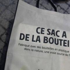 Táska, amint azt Relais Azalys az iLost segítségével jelentette.