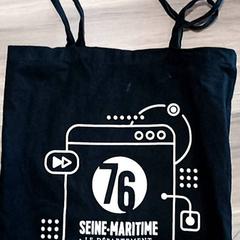 가방 Noir Seine Maritime, iLost를 사용하여 CARS HANGARD에 보고됨