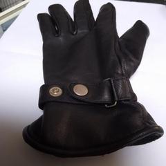 zwarte leren handschoen maat s, ha sido reportado a iLost
