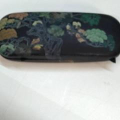 Box Boîte a lunettes, ako bolo nahlásené IKEA Arlon pomocou iLost