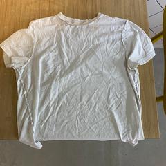 white t-shirt, som rapportert av Conscious Hotel Westerpark ved bruk av iLost