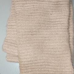 الملابس - nekwarmer، كما تم الإبلاغ عنه بواسطة Regio Antwerpen - Brussel عبر iLost