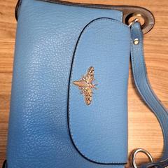 Tasje blauw, zoals gemeld door Qbuzz DMG met iLost