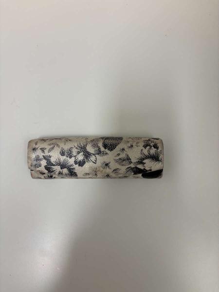 Glasses case with glasses